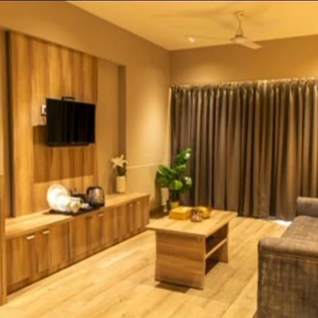 Ashok Deluxe Apartments, Marol Andheri East 뭄바이 외부 사진