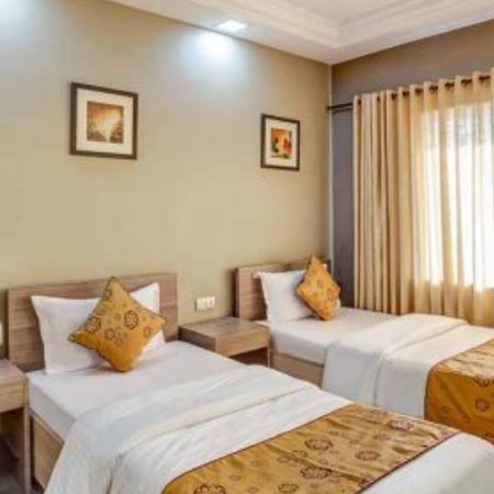 Ashok Deluxe Apartments, Marol Andheri East 뭄바이 외부 사진