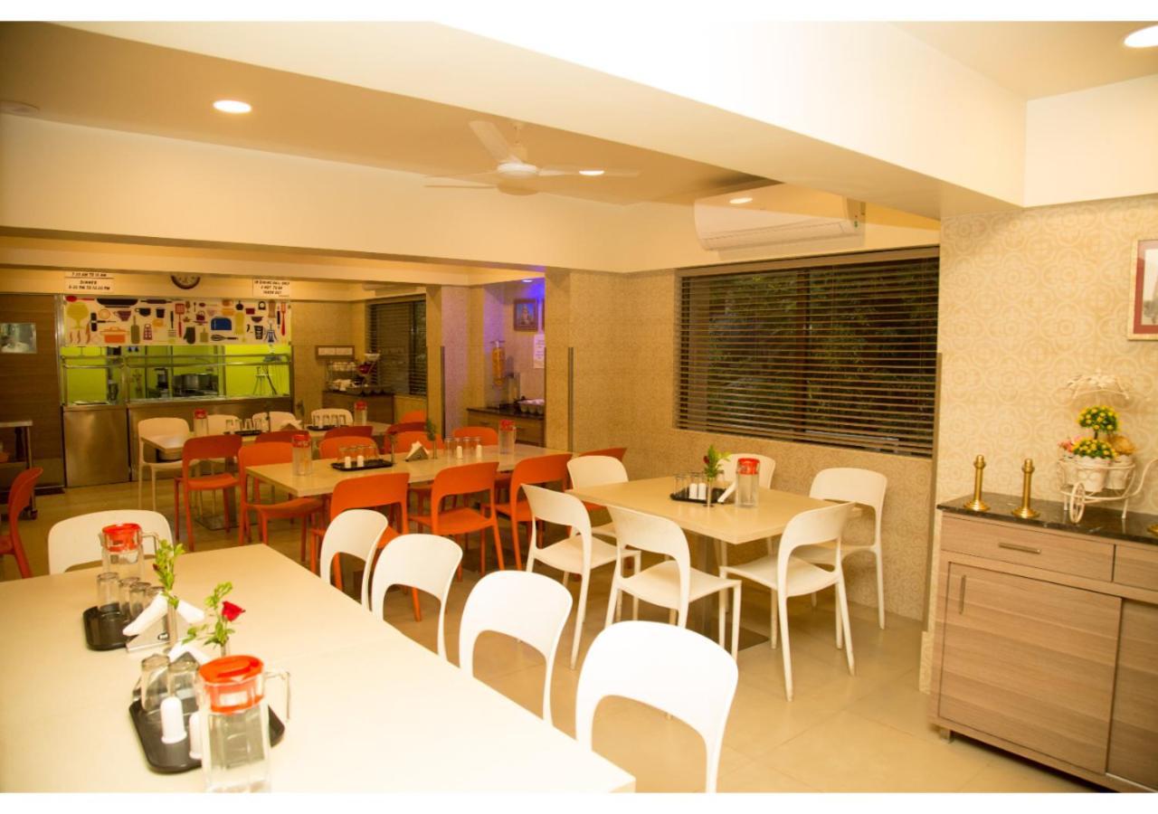 Ashok Deluxe Apartments, Marol Andheri East 뭄바이 외부 사진