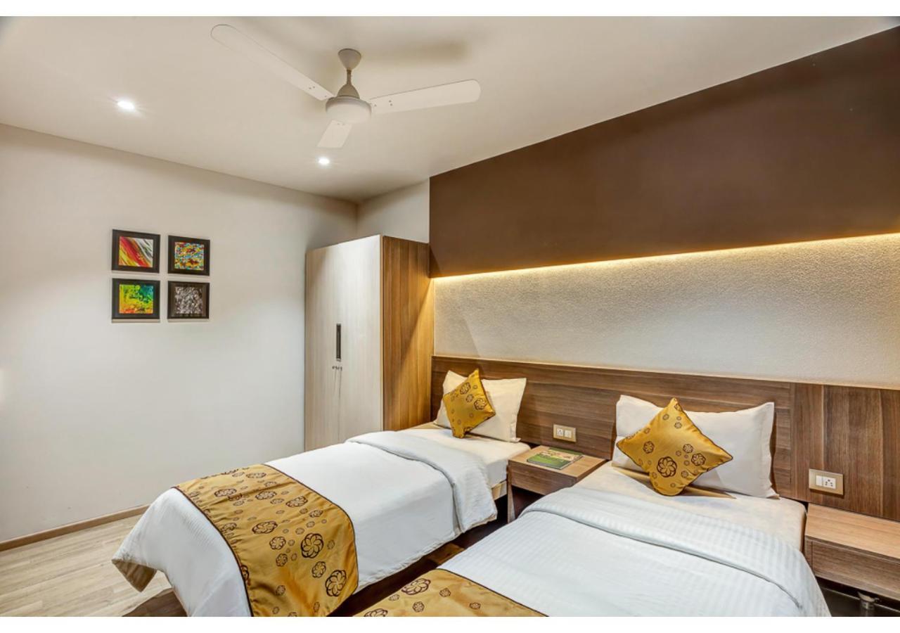 Ashok Deluxe Apartments, Marol Andheri East 뭄바이 외부 사진