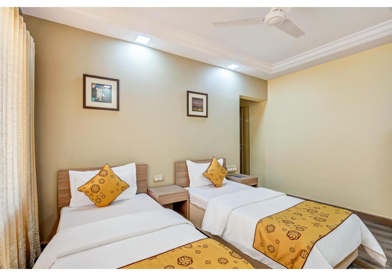 Ashok Deluxe Apartments, Marol Andheri East 뭄바이 외부 사진