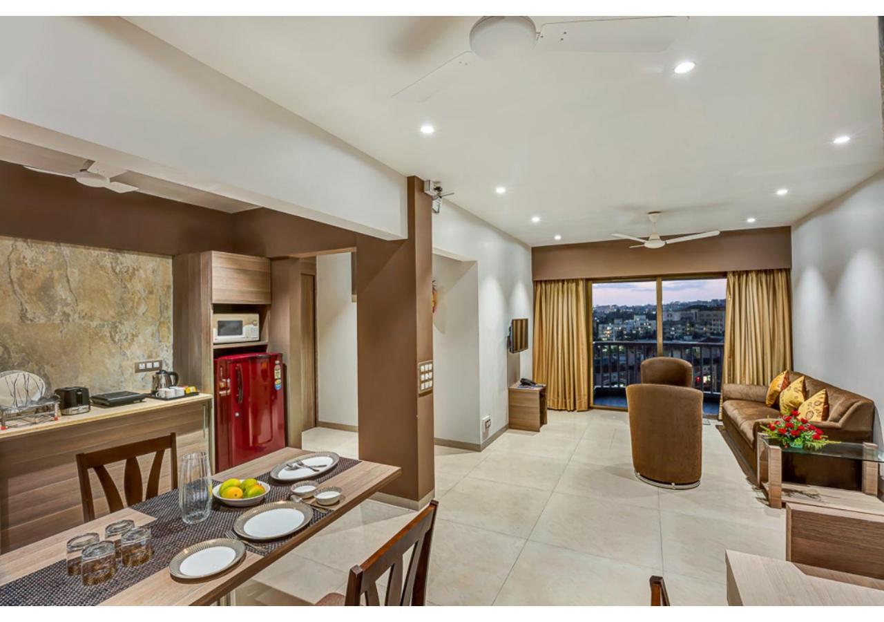 Ashok Deluxe Apartments, Marol Andheri East 뭄바이 외부 사진