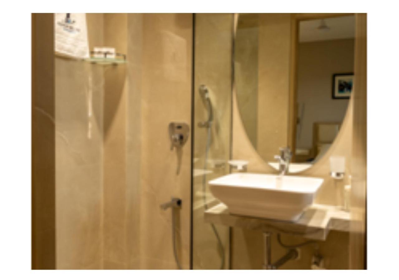 Ashok Deluxe Apartments, Marol Andheri East 뭄바이 외부 사진
