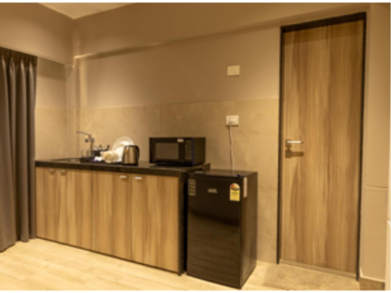 Ashok Deluxe Apartments, Marol Andheri East 뭄바이 외부 사진