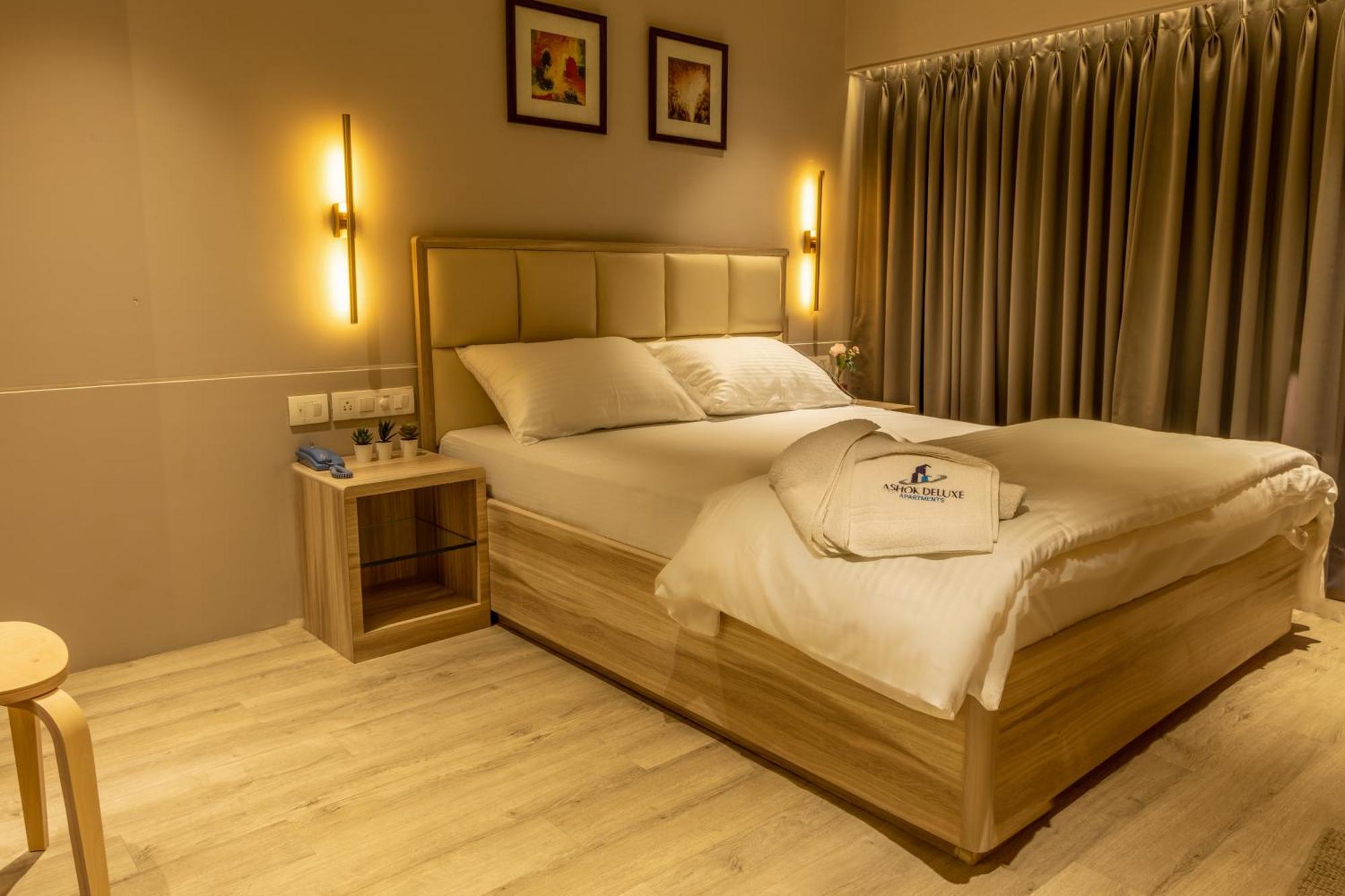 Ashok Deluxe Apartments, Marol Andheri East 뭄바이 외부 사진